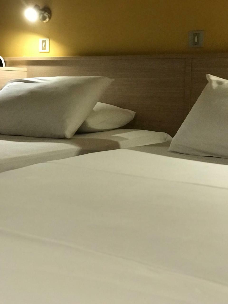 Galaxy Hotel Карист Екстер'єр фото